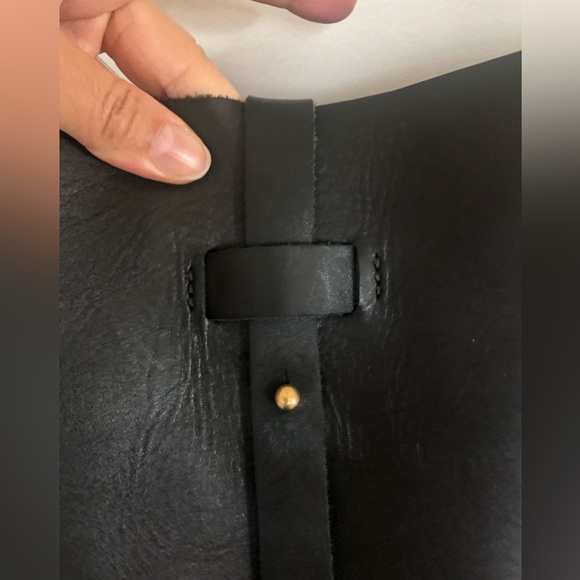 esby Bucket Tote in Black Calfskin - Picture 3 of 11